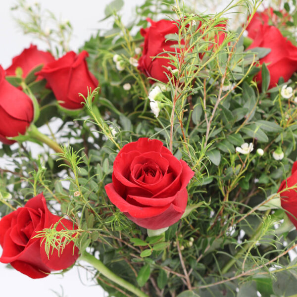 Ramo Wild Red - "Dilo sin filtros" (12 Rosas)