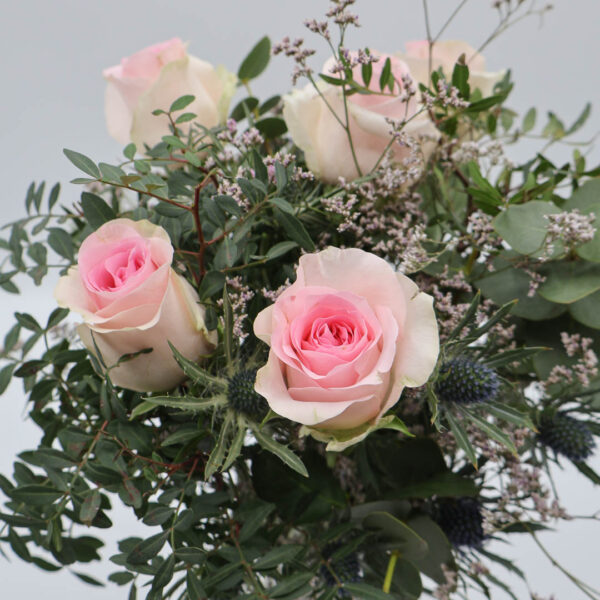 Ramo Pink Static – Un toque “British” (6 Rosas)